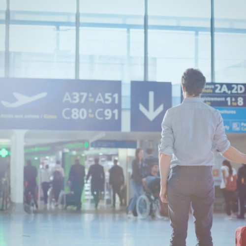 海外赴任の従業員に食事補助の福利厚生