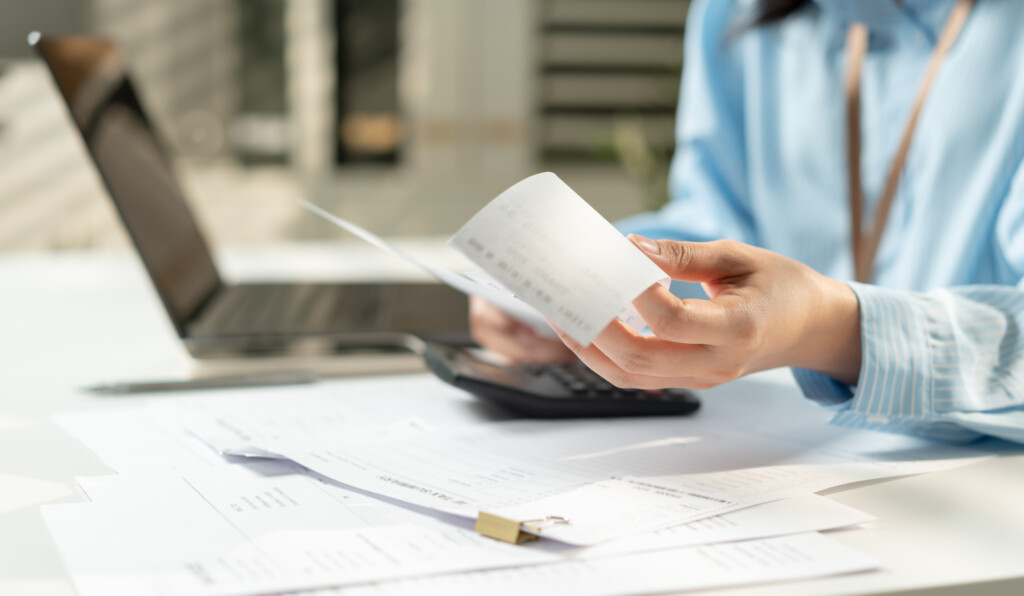 現金精算や商品券での支給はなぜ非課税にならないのか？